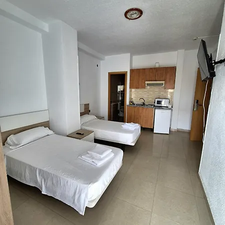 アパートホテル Hotel Moli Beach